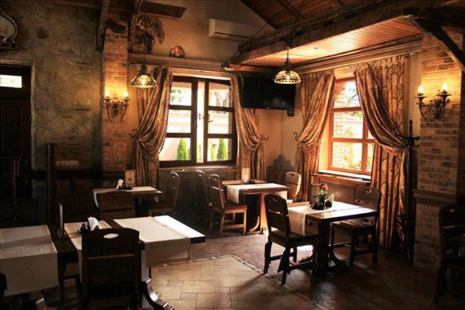 Charda Hotel Uzhhorod Ngoại thất bức ảnh