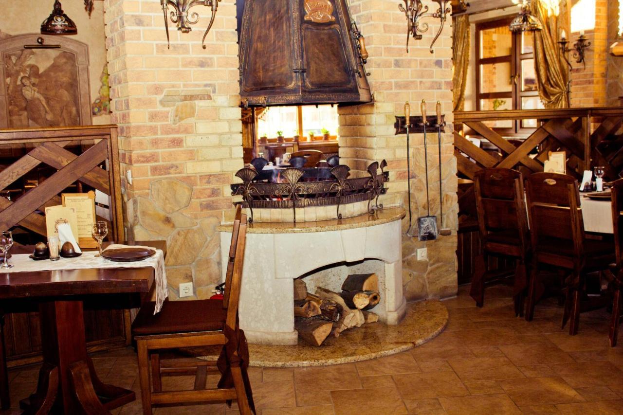Charda Hotel Uzhhorod Ngoại thất bức ảnh